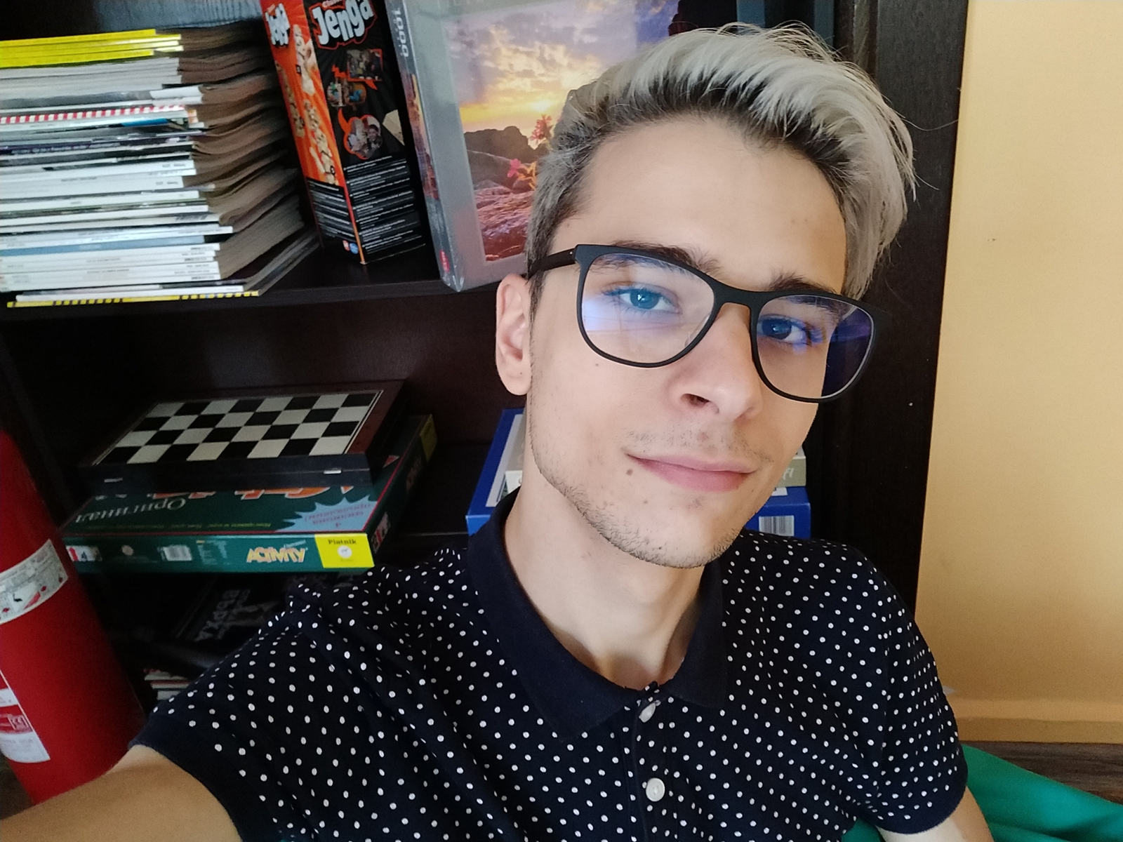 So sánh camera selfie trên OnePlus 5 và Galaxy S8 (ảnh 5) So sánh camera selfie trên OnePlus 5 và Galaxy S8 (ảnh 5)