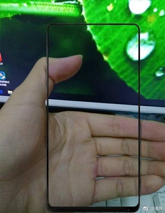 Xiaomi Mi Mix 2 lộ diện với viền siêu mỏng (ảnh 2) Xiaomi Mi Mix 2 lộ diện với viền siêu mỏng (ảnh 2)