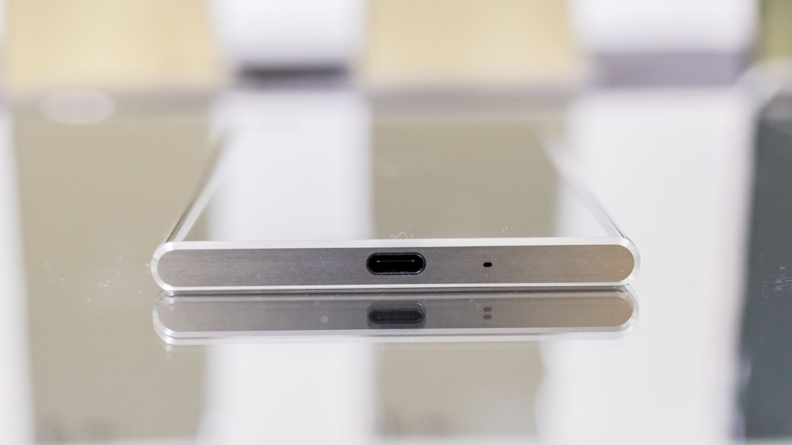 Sony Xperia XZ Premium (ảnh 4) Sony Xperia XZ Premium (ảnh 4)