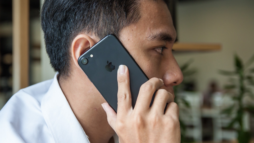 Samsung Galaxy S8 khoe dáng cùng Apple iPhone 7 (Ảnh 3) Samsung Galaxy S8 khoe dáng cùng Apple iPhone 7 (Ảnh 3)