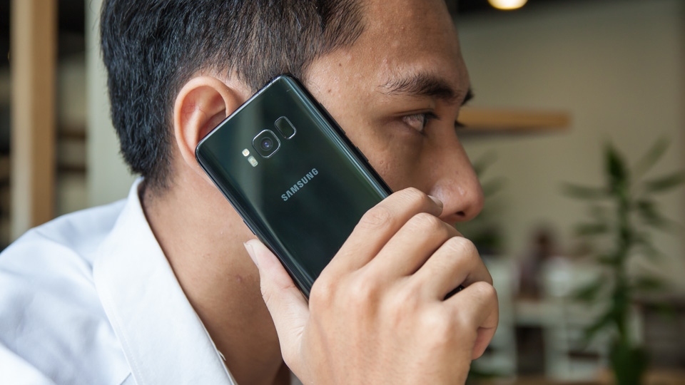 Samsung Galaxy S8 khoe dáng cùng Apple iPhone 7 (Ảnh 2) Samsung Galaxy S8 khoe dáng cùng Apple iPhone 7 (Ảnh 2)