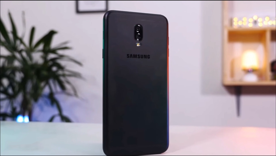 Galaxy J7 Plus (ảnh 5) Galaxy J7 Plus (ảnh 5)
