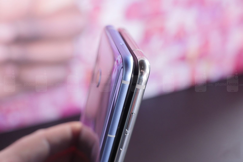 LG V30 và HTC U11 (ảnh 3) LG V30 và HTC U11 (ảnh 3)