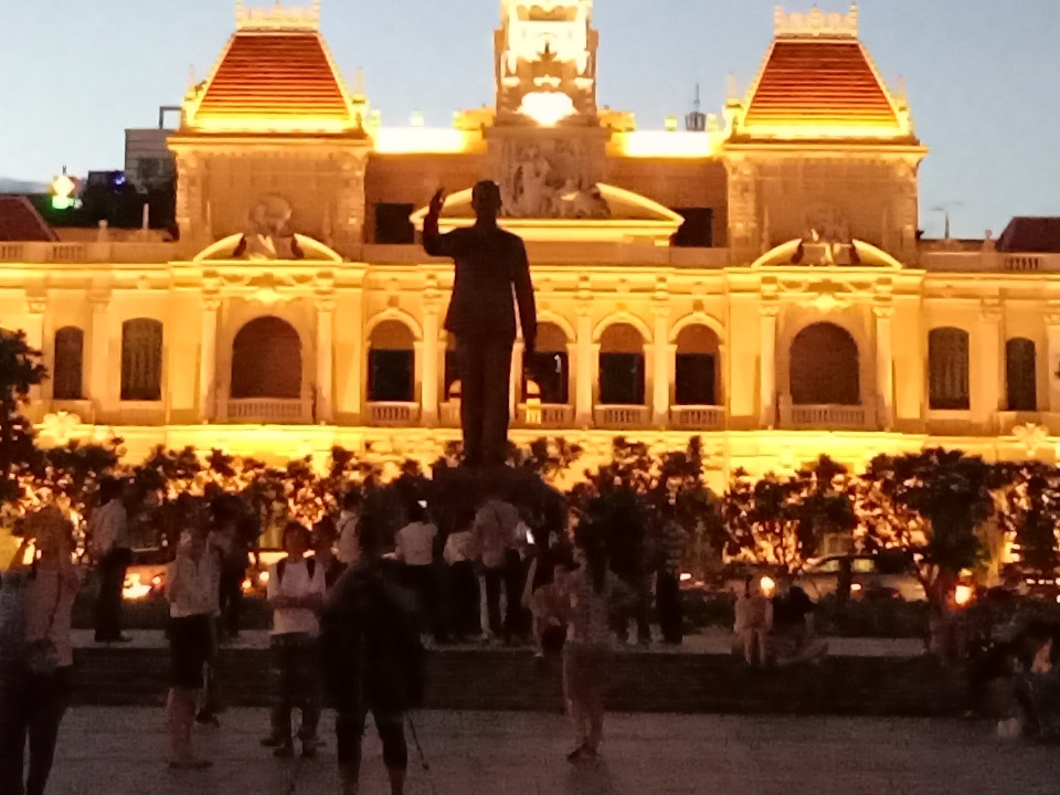 Crop ảnh thiếu sáng 1