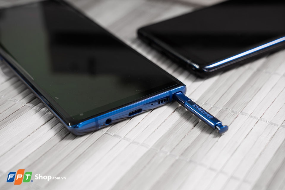 Đánh giá chi tiết Samsung Galaxy Note 8 10