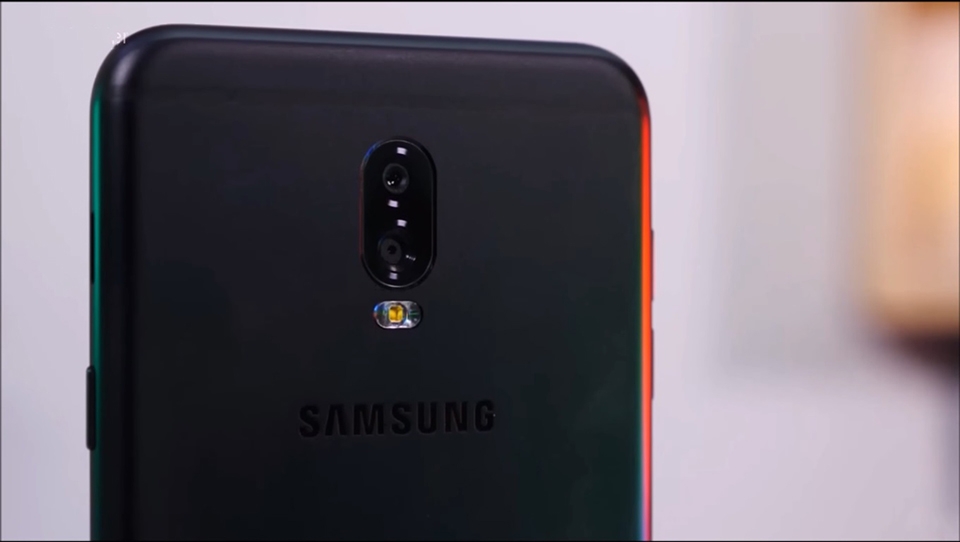 Camera Galaxy J7+