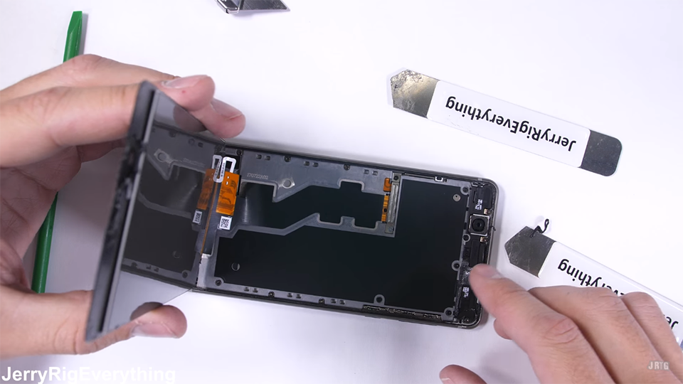 Mổ bụng Nokia 8 (ảnh 2)