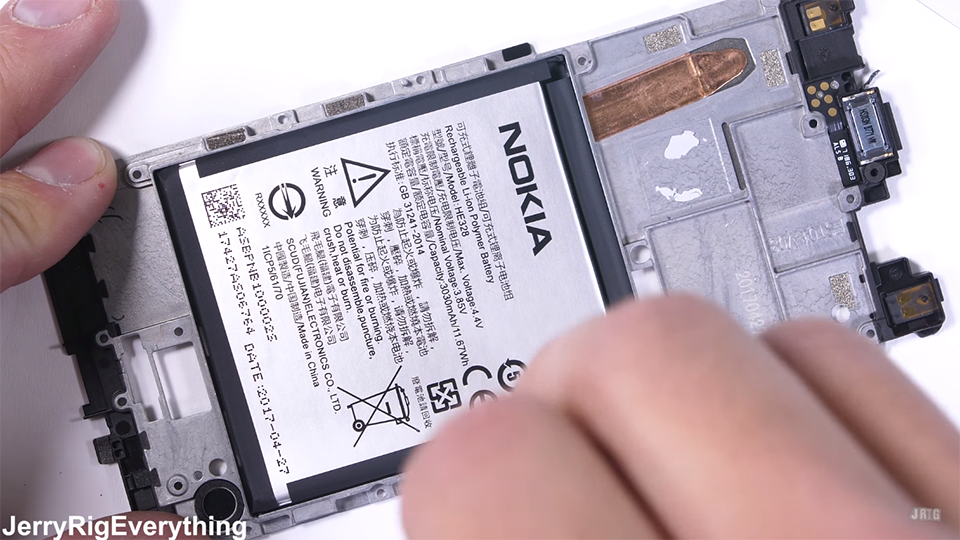 Mổ bụng Nokia 8 (ảnh 6)