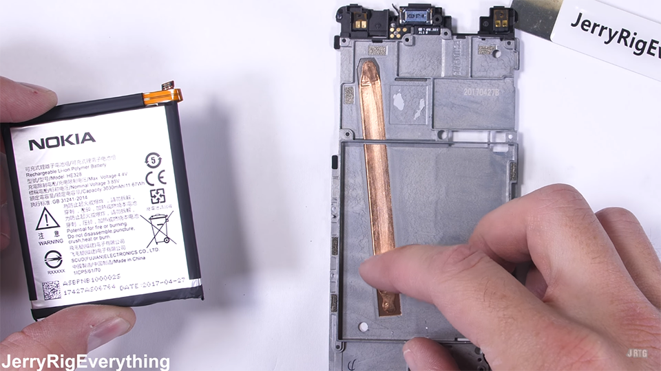 Mổ bụng Nokia 8 (ảnh 9)