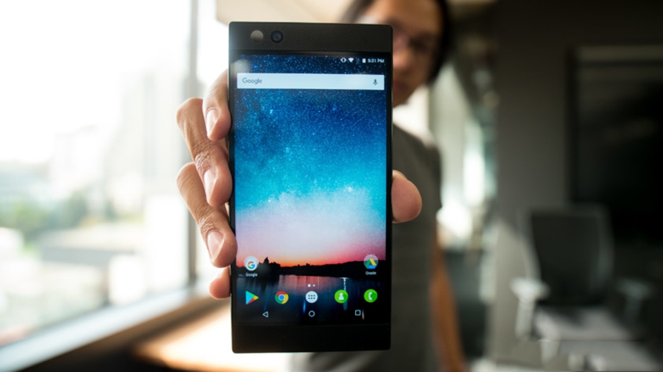 Trên tay và đánh giá nhanh Razer Phone (ảnh 1) Trên tay và đánh giá nhanh Razer Phone (ảnh 1)
