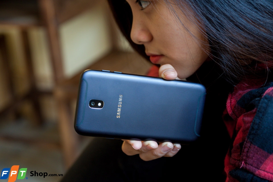 Top 5 smartphone tầm trung đáng mua (ảnh 3)