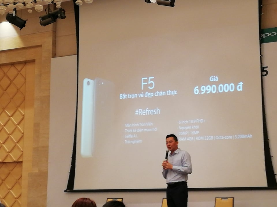 giá bán OPPO F5 (ảnh 1)