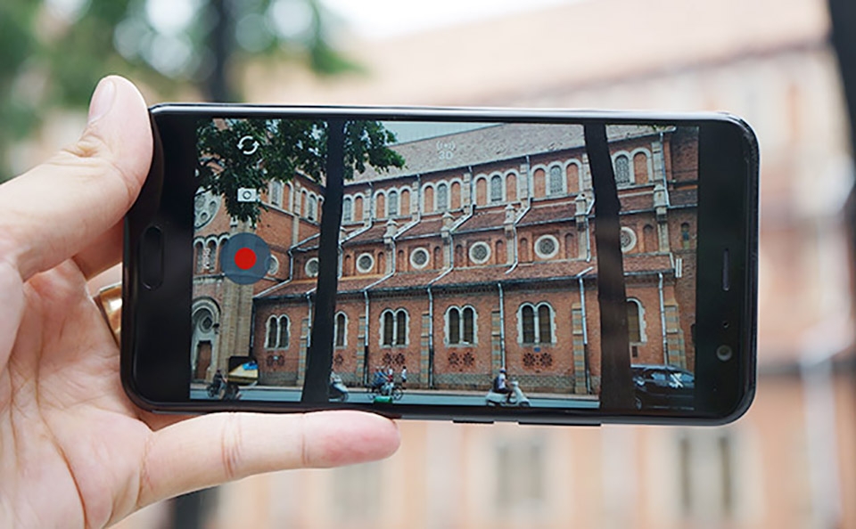 So sánh nhanh HTC U11 và U11 Life (ảnh 6)