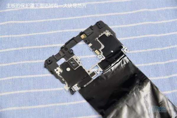 Huawei Mate 10 (ảnh 5) Huawei Mate 10 (ảnh 5)