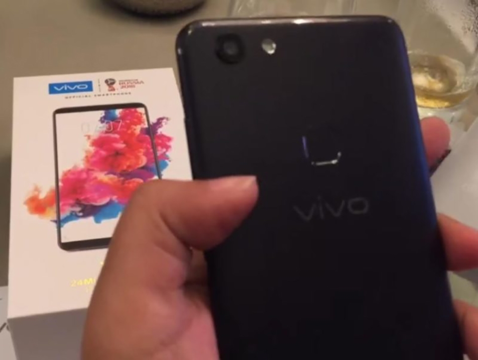 Vivo V7 lộ ảnh kèm cấu hình