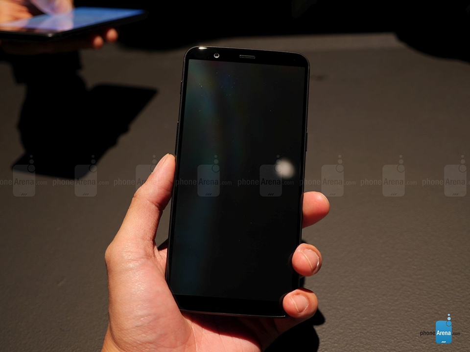Trên tay và đánh giá OnePlus 5T (ảnh 6) Trên tay và đánh giá OnePlus 5T (ảnh 6)