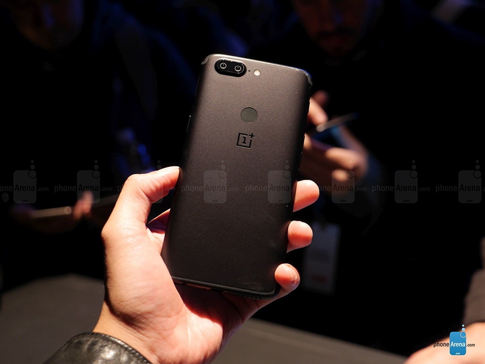 Trên tay và đánh giá OnePlus 5T (ảnh 2) Trên tay và đánh giá OnePlus 5T (ảnh 2)
