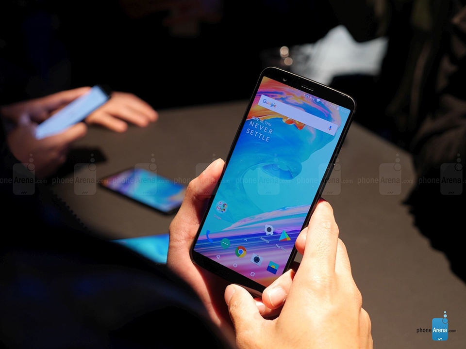 Trên tay và đánh giá OnePlus 5T (ảnh 1) Trên tay và đánh giá OnePlus 5T (ảnh 1)