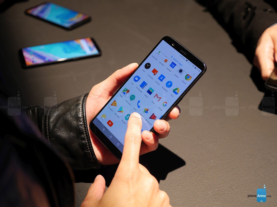 Trên tay và đánh giá OnePlus 5T (ảnh 5) Trên tay và đánh giá OnePlus 5T (ảnh 5)