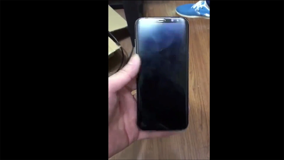 Xuất hiện video trên tay Galaxy S9 Plus (ảnh 1) Xuất hiện video trên tay Galaxy S9 Plus (ảnh 1)