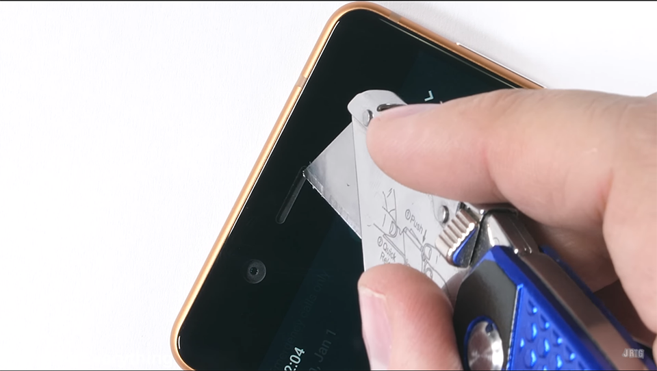 Thử độ bền Nokia 5 (ảnh 2)