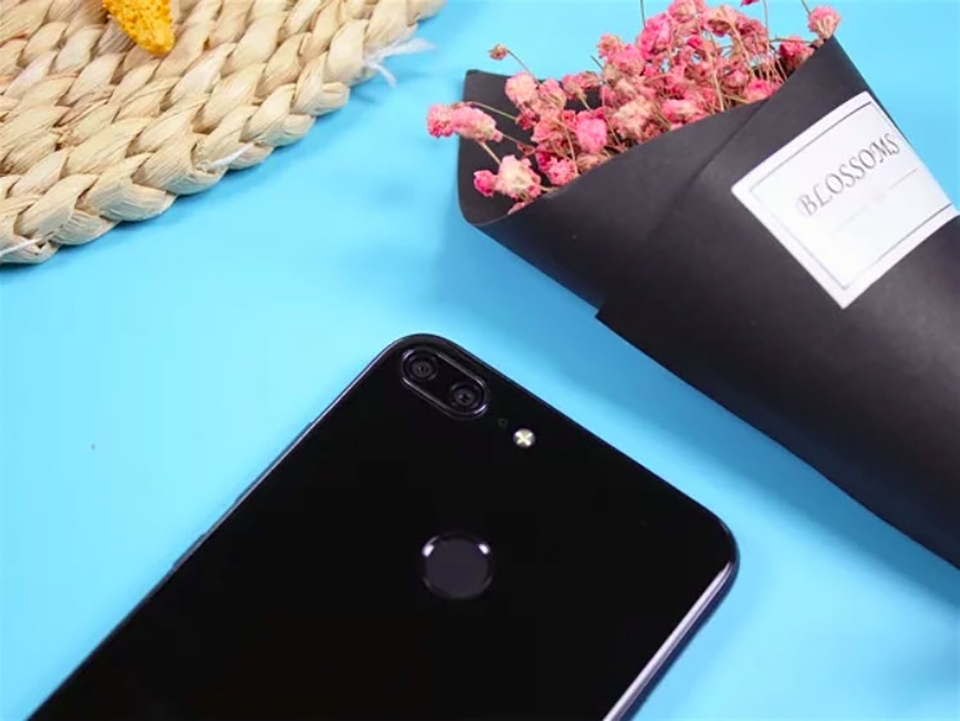 Trên tay Honor 9 Lite (ảnh 10) Trên tay Honor 9 Lite (ảnh 10)