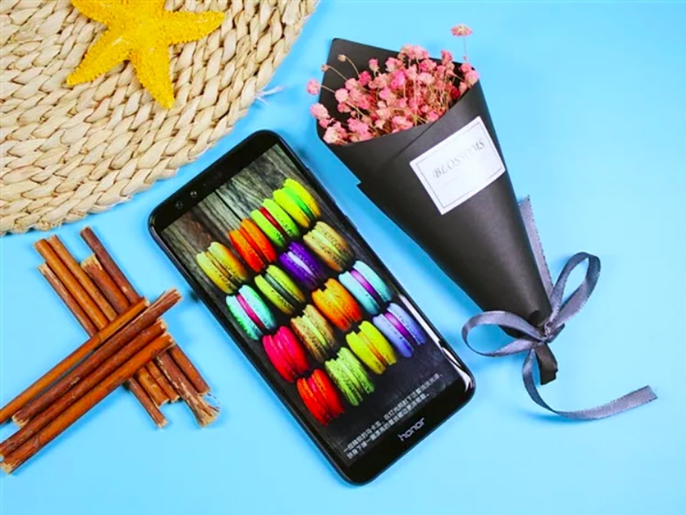 Trên tay Honor 9 Lite (ảnh 12) Trên tay Honor 9 Lite (ảnh 12)