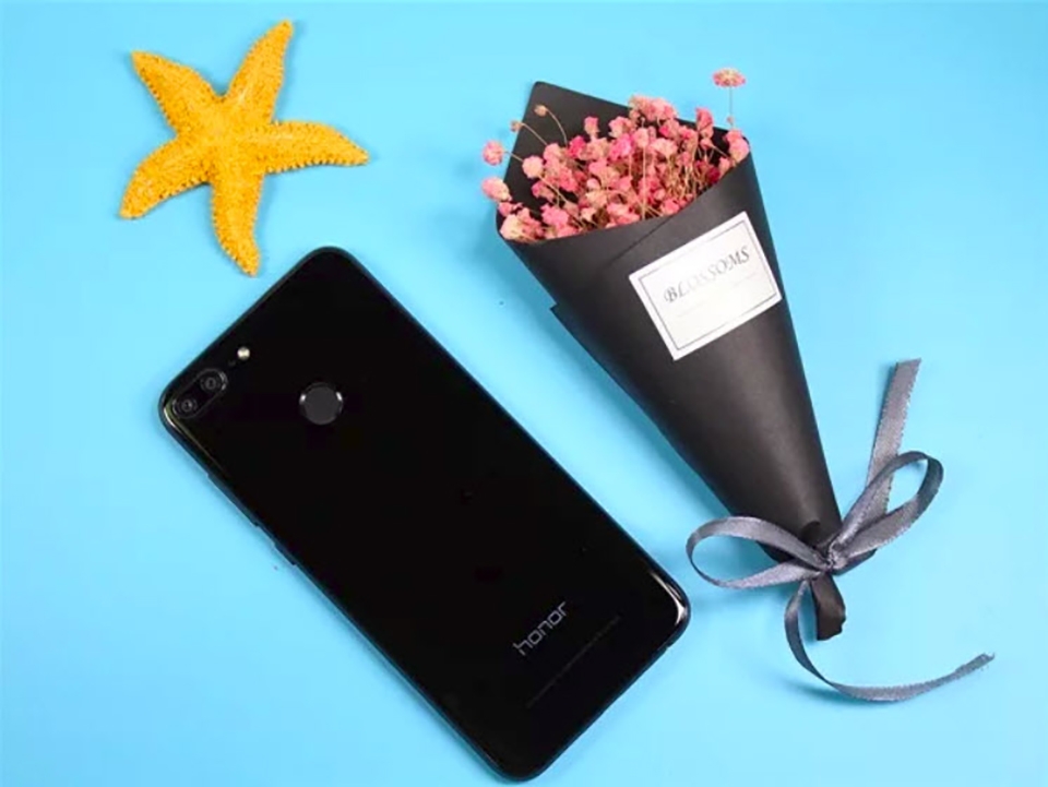 Trên tay Honor 9 Lite (ảnh 2)