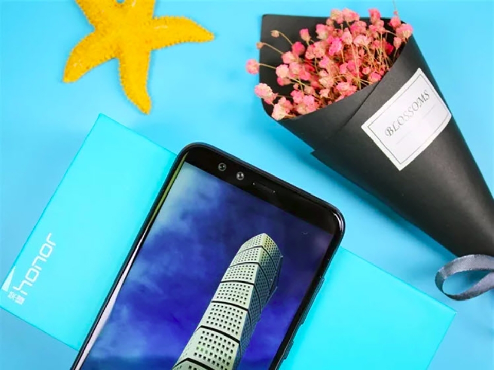 Trên tay Honor 9 Lite (ảnh 3)