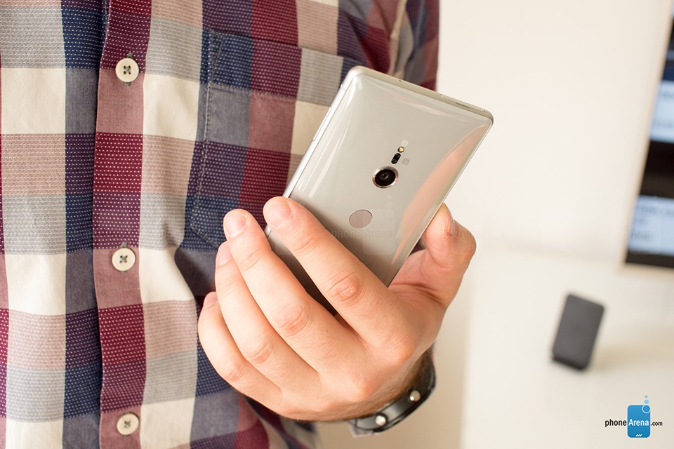 Trên tay Xperia XZ2 (ảnh 3) Trên tay Xperia XZ2 (ảnh 3)