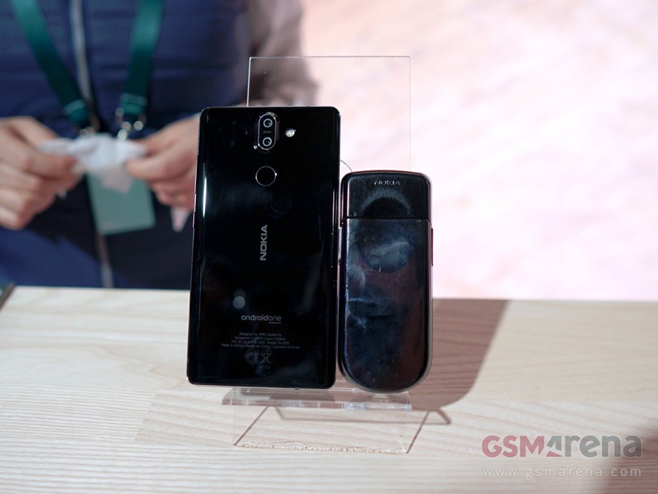 Đọ dáng Nokia 8 Sirocco và Nokia 8800 Sirocco (ảnh 2)