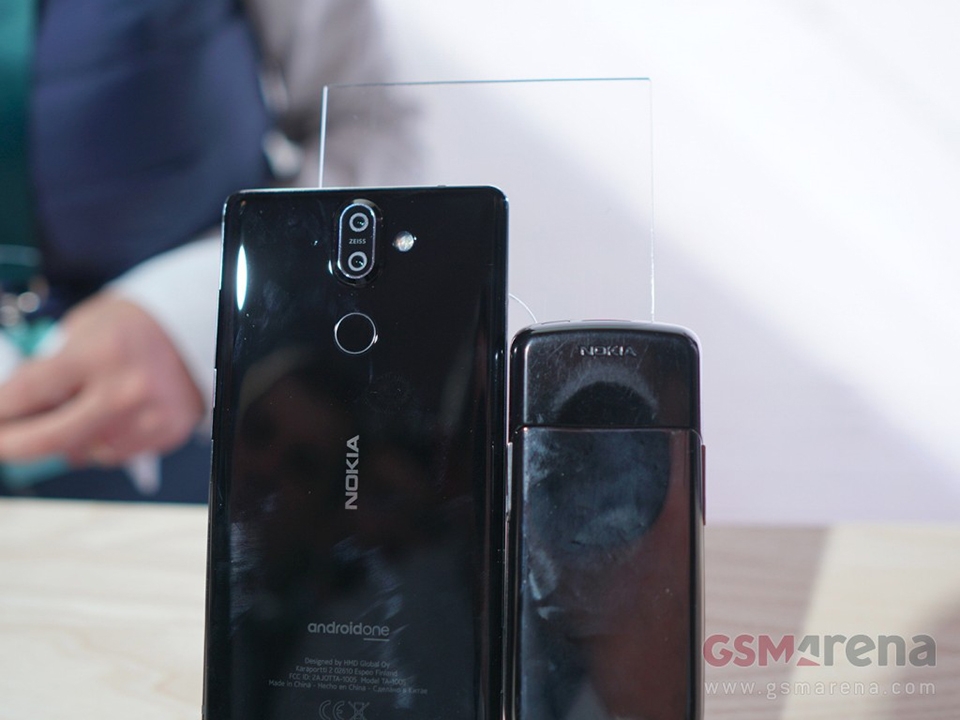 Đọ dáng Nokia 8 Sirocco và Nokia 8800 Sirocco (ảnh 3)