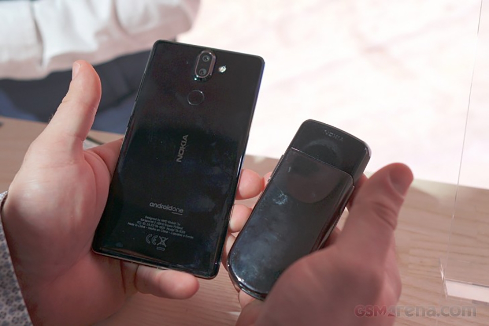 Đọ dáng Nokia 8 Sirocco và Nokia 8800 Sirocco (ảnh 6)
