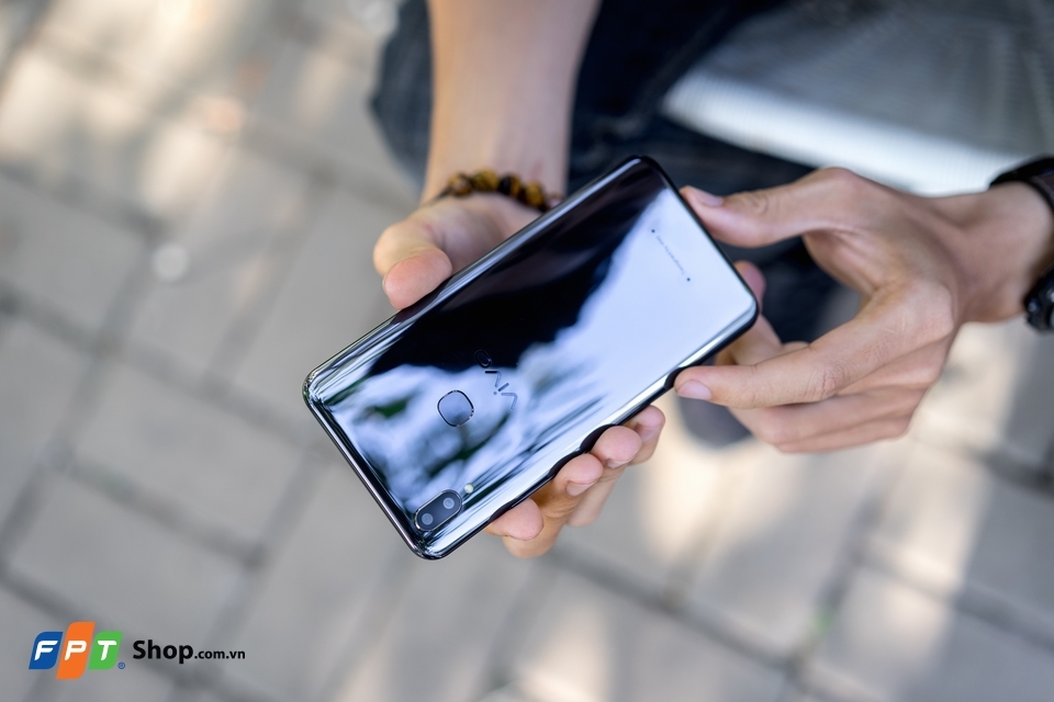 So sánh nhanh cấu hình OPPO F5 và Vivo V9 (ảnh 3)