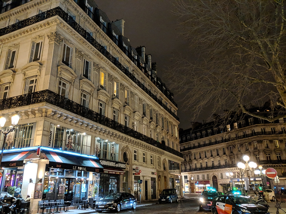 Ảnh thiếu sáng chụp từ camera Google Pixel 2