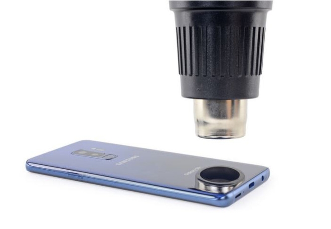Mổ bụng Samsung Galaxy S9+ để khám phá linh kiện