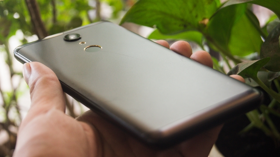 Wiko View XL màn hình Full View cháy hàng vì sao?