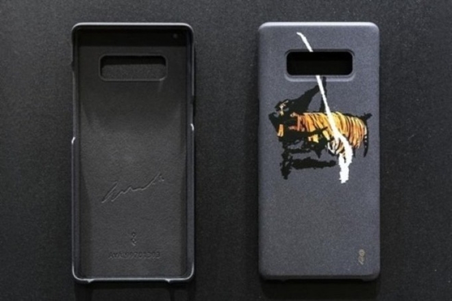Case đặc biệt đi kèm Galaxy Note8 256 GB giá 680 đô Case đặc biệt đi kèm Galaxy Note8 256 GB giá 680 đô