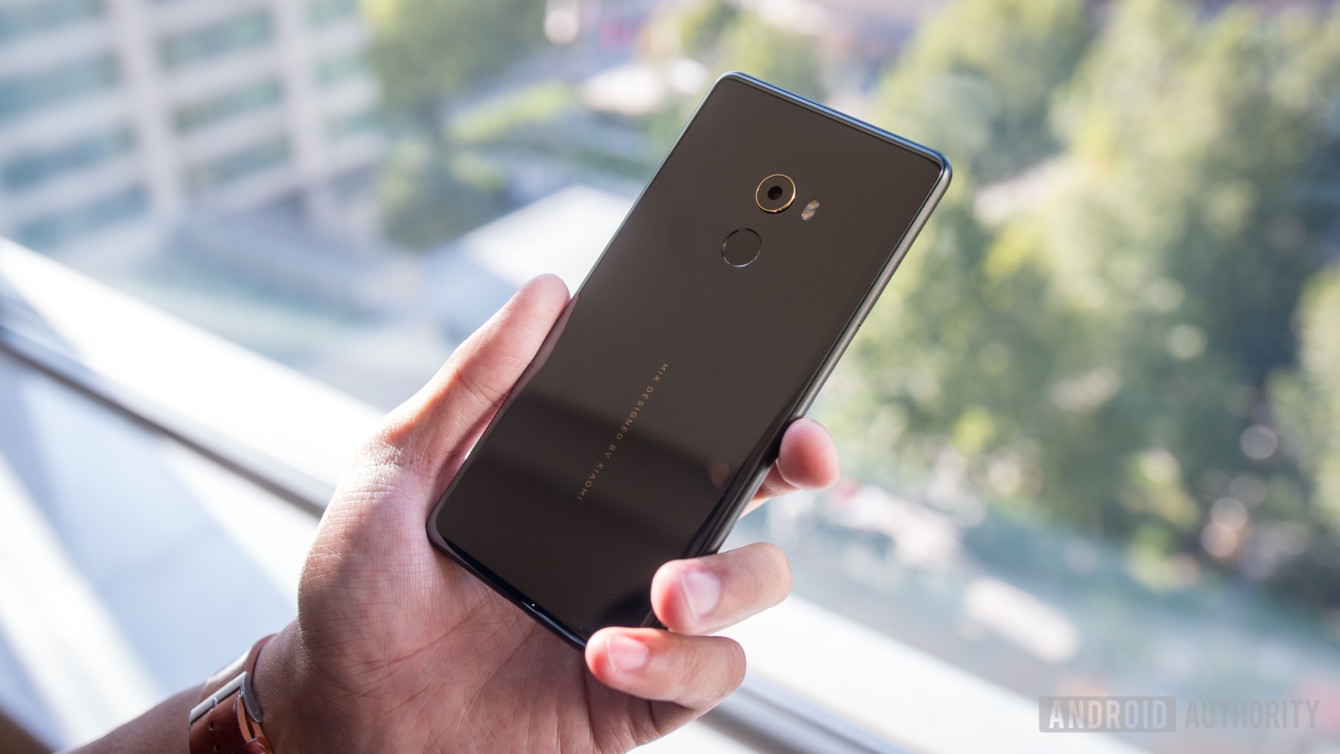 Trên tay nhanh Xiaomi Mi Mix 2 Trên tay nhanh Xiaomi Mi Mix 2