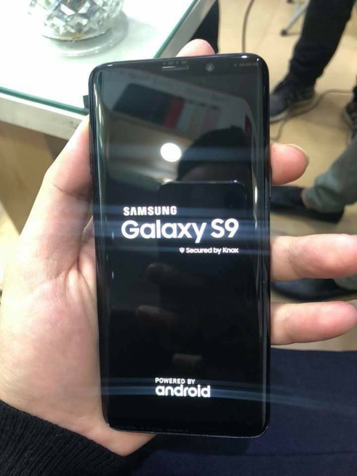 Cận cảnh của chiếc Samsung Galaxy S9 tại Việt Nam