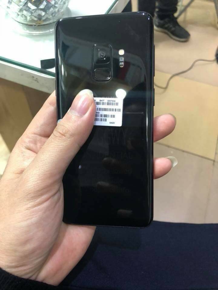 Cận cảnh của chiếc Samsung Galaxy S9 tại Việt Nam