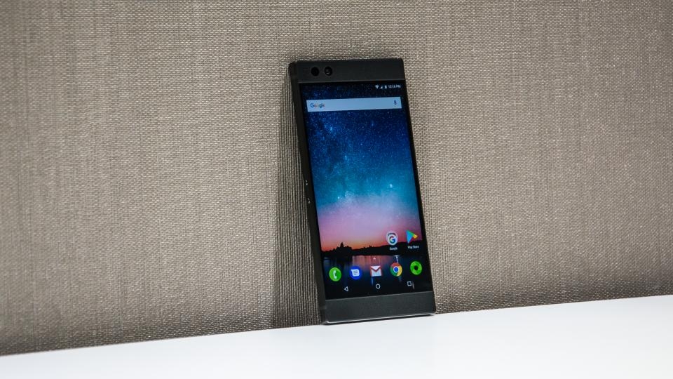 Razer Phone sẽ có cập nhật mới giúp chụp xóa phông