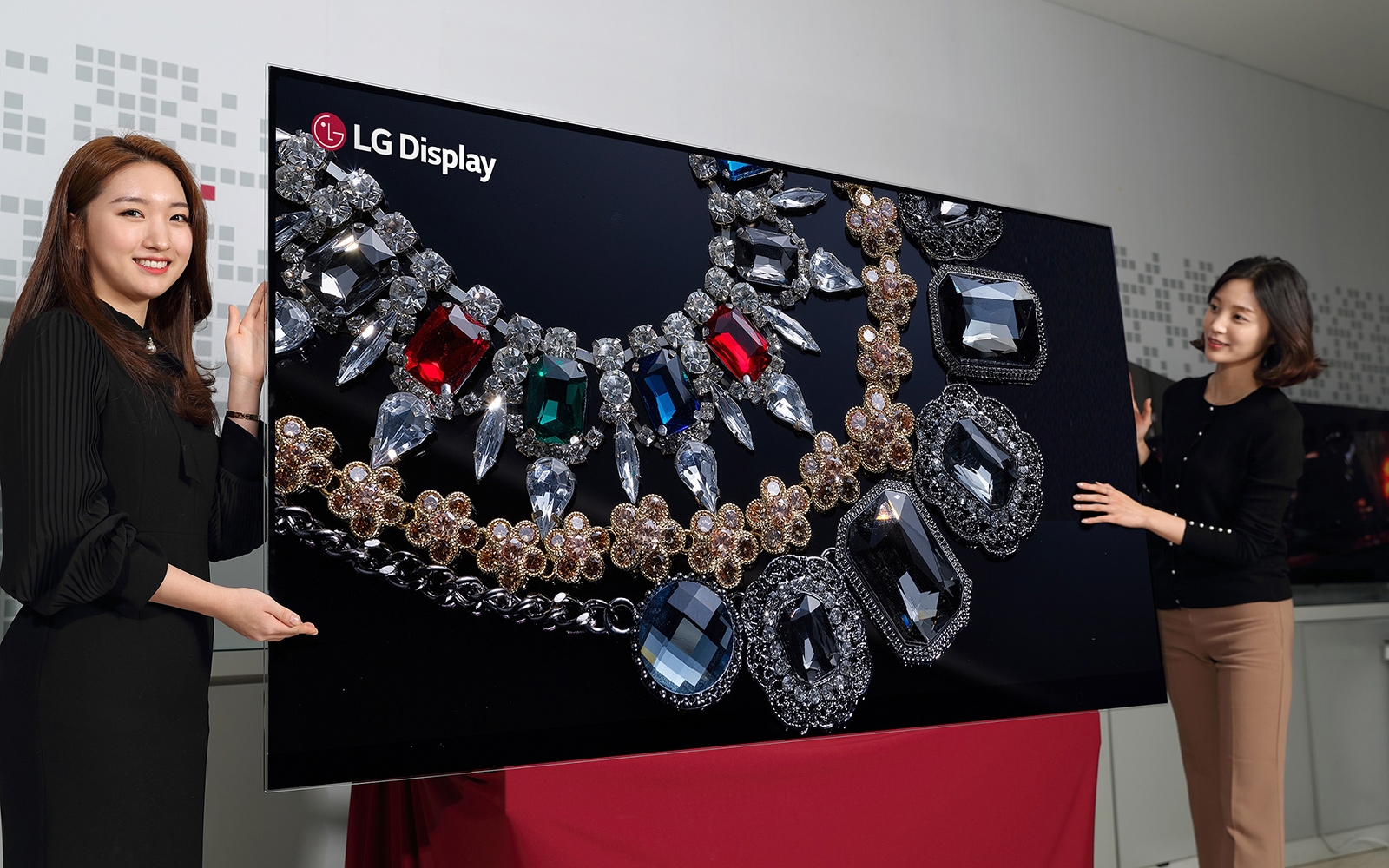 Xuất hiện TV OLED của LG với kích thước siêu lớn