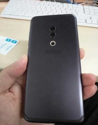 Đây là ảnh trên tay Meizu 15 Plus sắp ra mắt