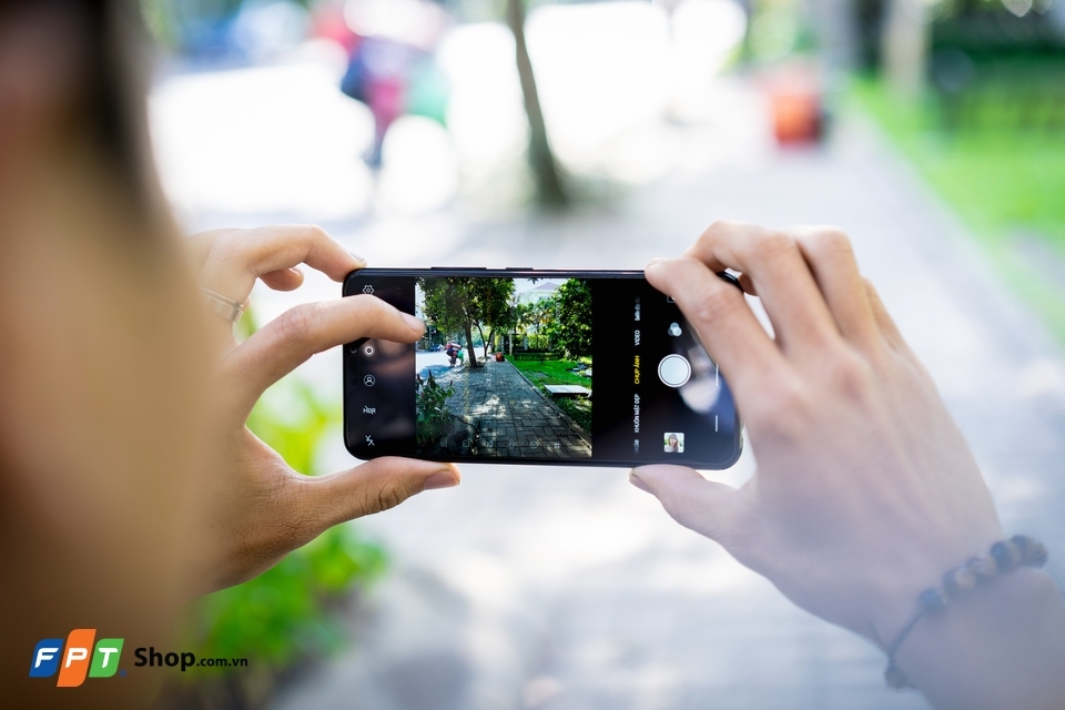 Khám phá những ưu đãi khi đặt hàng Vivo V9 ở FPT Shop