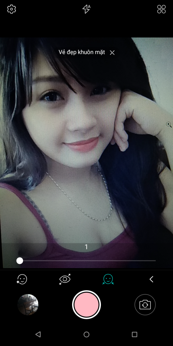 Trên tay smartphone Wiko View XL: Cầm lên là sốc.