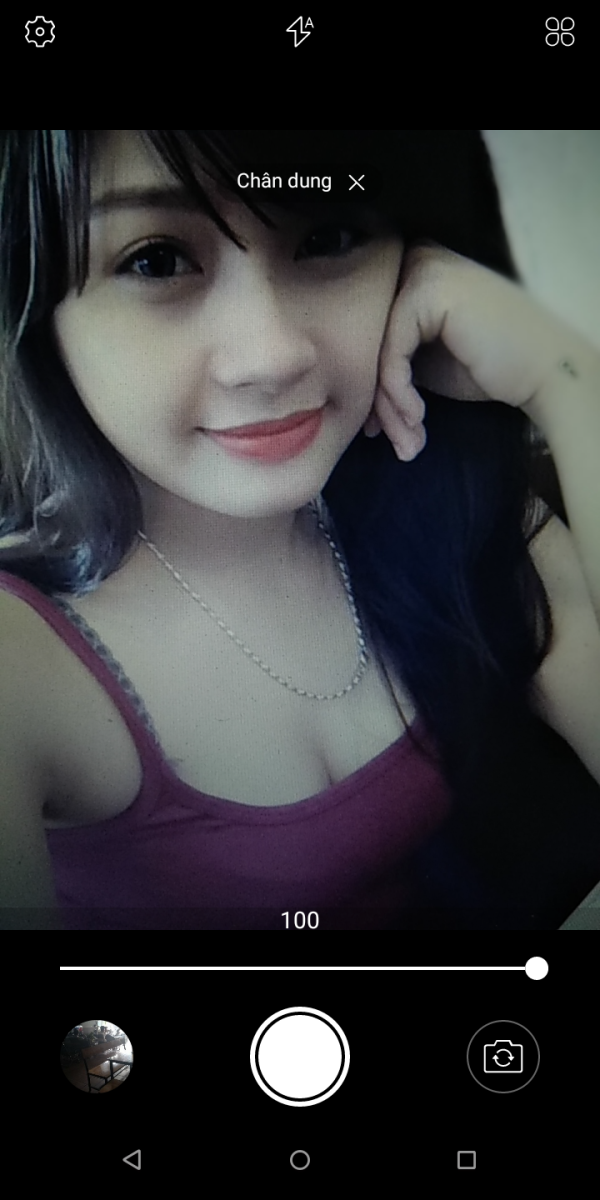 Trên tay smartphone Wiko View XL: Cầm lên là sốc.