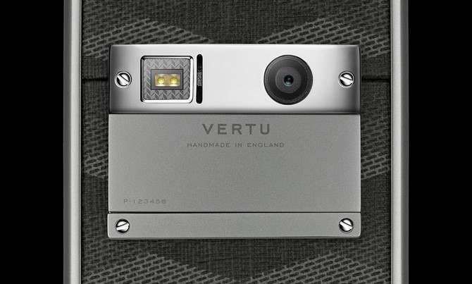 Vertu ra mắt smartphone mới với mức giá thấp kỷ lục
