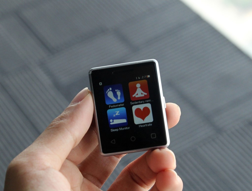 Vphone- Smartphone siêu nhỏ đã có mặt tại Việt Nam