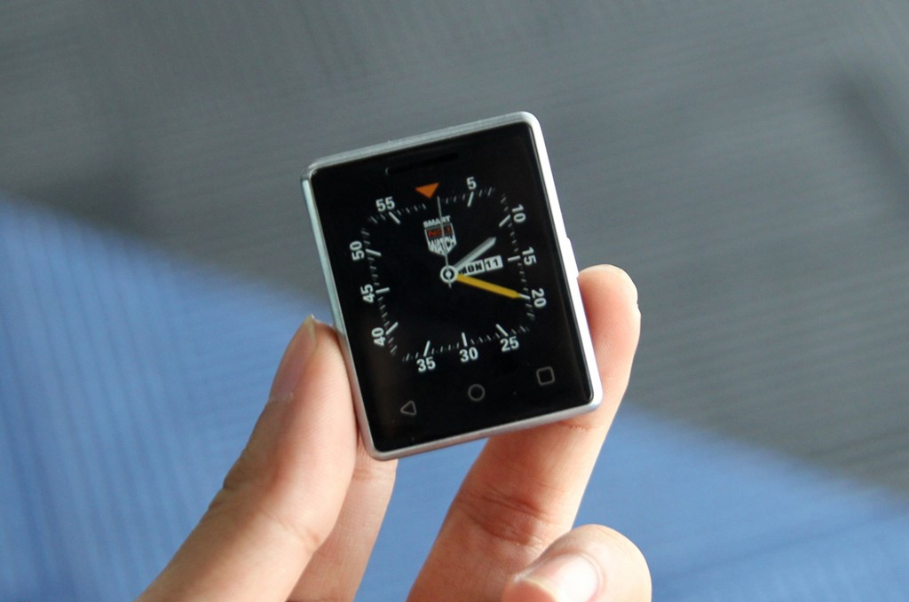 Vphone- Smartphone siêu nhỏ đã có mặt tại Việt Nam